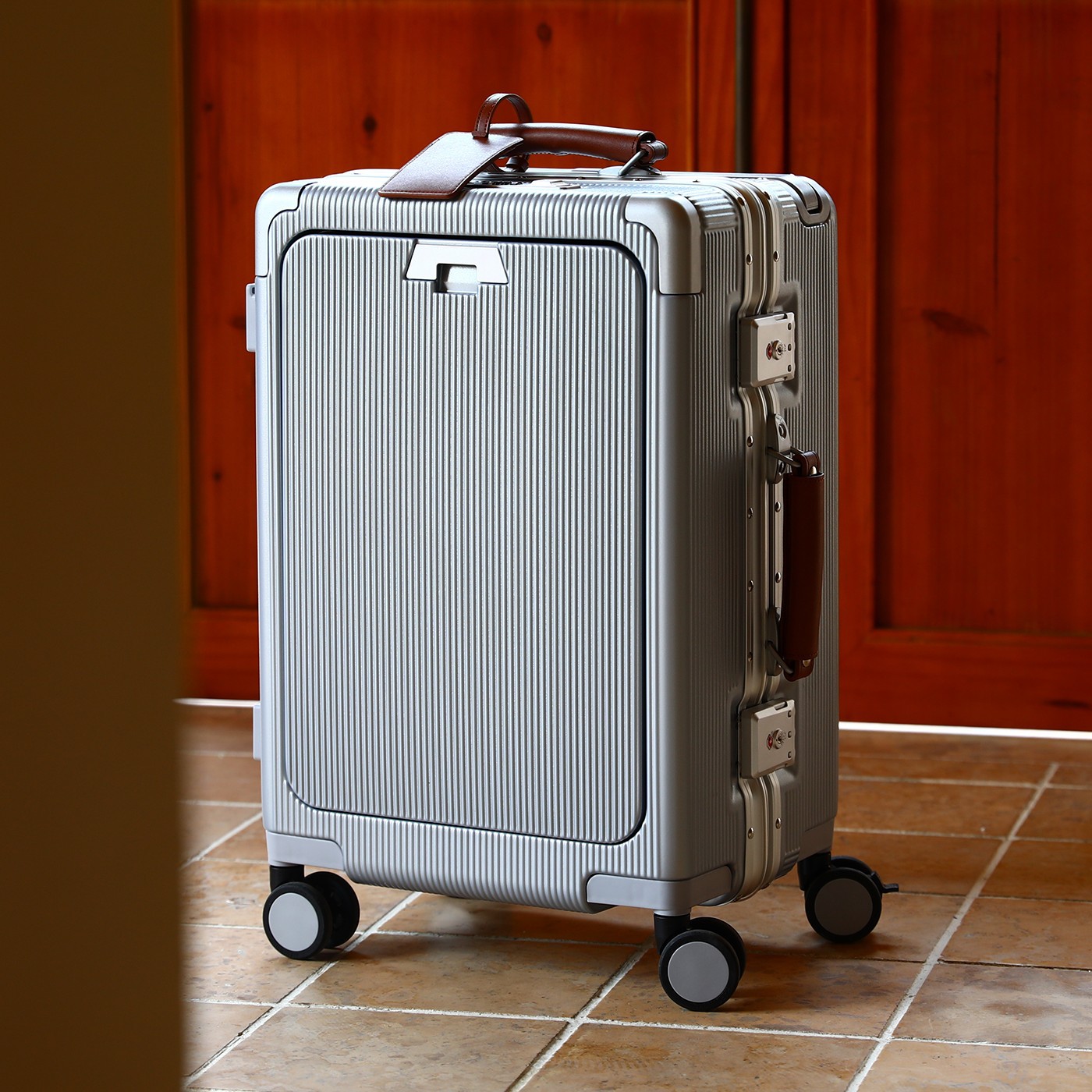 Large Capacity Allowed To Boar - Aluminum Frame Carry On Luggage 评论和价格
